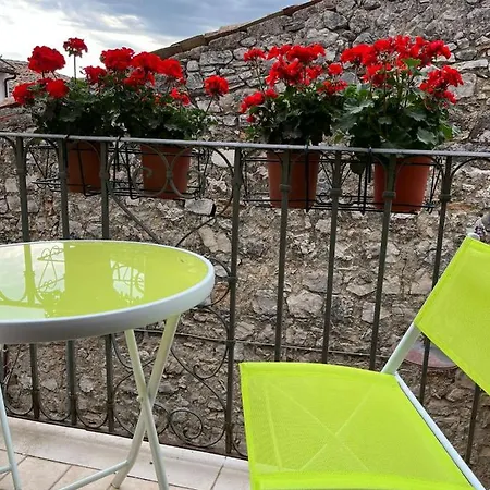 Dai Dico La Pace Nel Borgo *