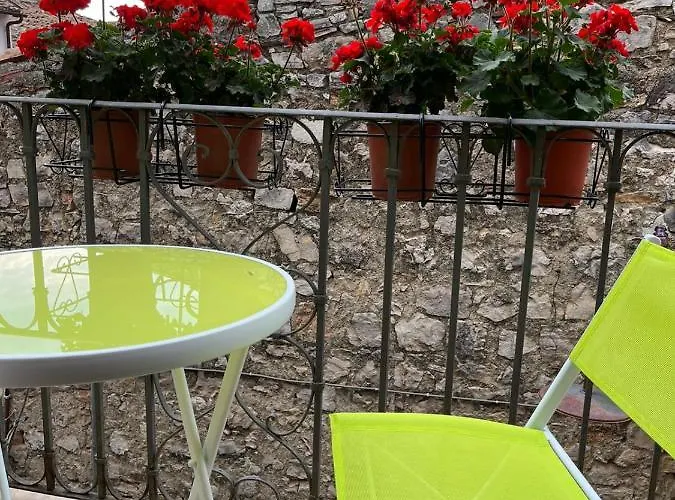 Dai Dico La Pace Nel Borgo *